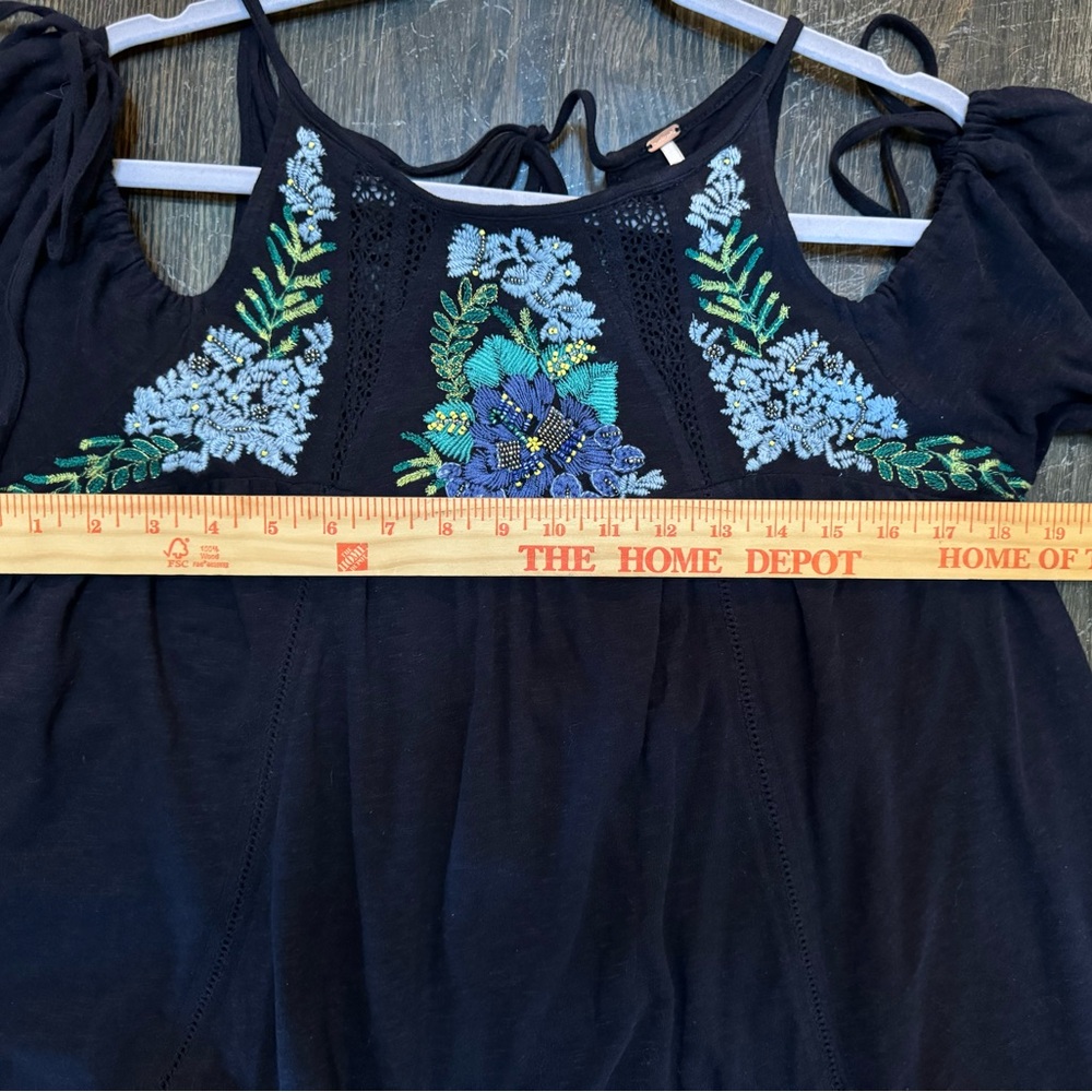 Free People Fast Times Blue Flowy Top Sz XS Scoop Back Boho Hippie Embroidered - Picture 9 of 13